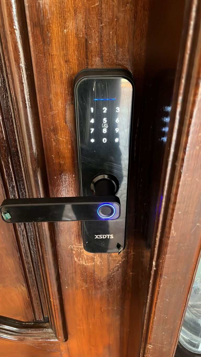 Instalando fechadura eletronica para o fim de ano